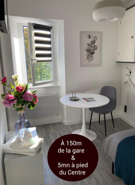 Studio Le Flore - Petit déjeuner inclus 1ère nuit - AUX 4 LOGIS