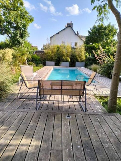 20 people house swimming pool and beach