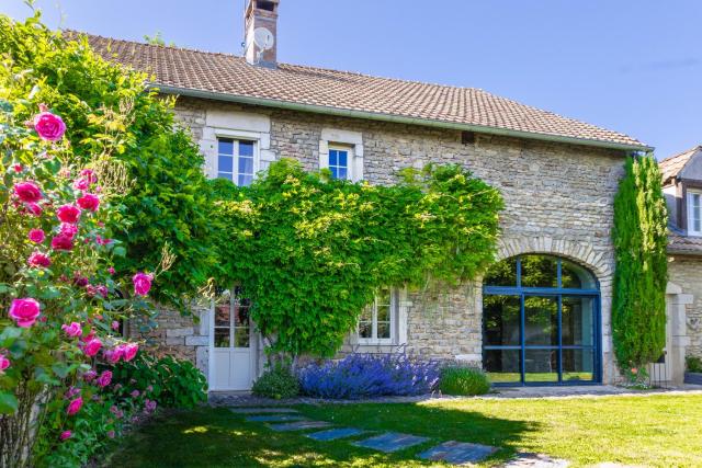 Charming house in Burgundy, “Les Coquelicots”