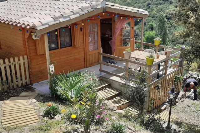 LOU CABANOT CHALET DE JARDIN CALME ET CONFORTABLE