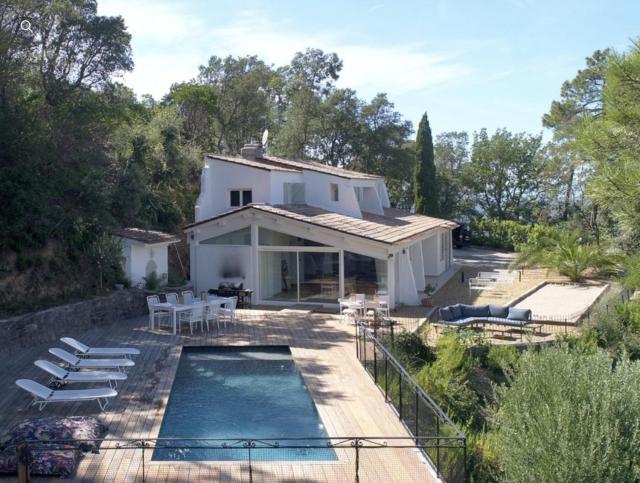 Villa Ormarine, vue exceptionnelle sur la baie de Cannes et le Mercantour