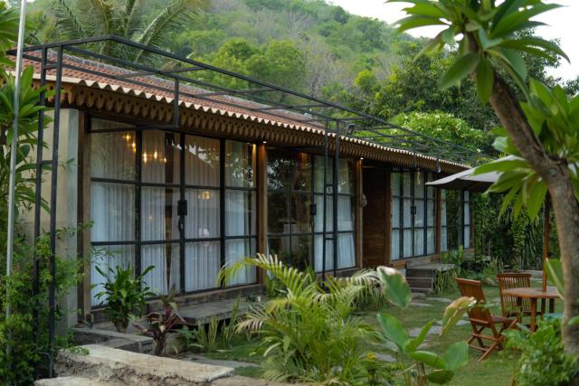 Shanti Life Wooden House