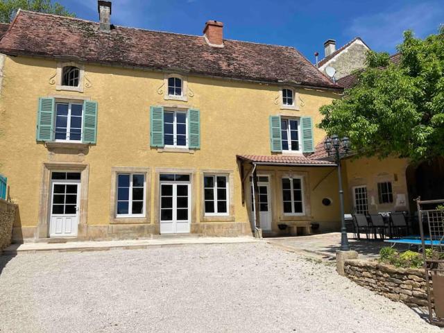 Maison de maître du 19ème siècle à la campagne