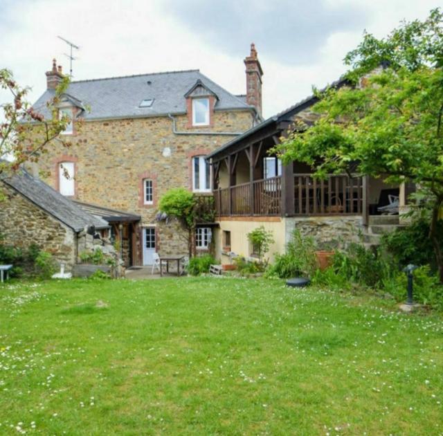 La Colline maison de famille à 100m de la Rance