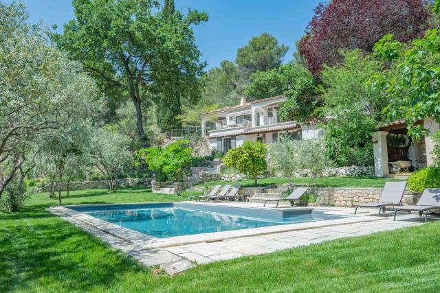 VILLA VOGA- Luxury family holidays Aix-en-Provence