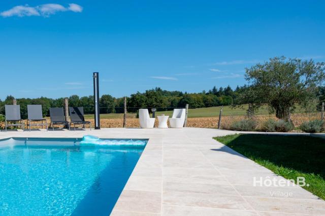 "Les Lièvres" House Air-conditioned Relaxation Oasis with Pool & Jacuzzi