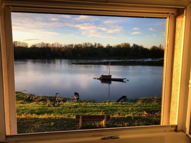 La Capitainerie, vue directe sur la Loire, calme et confort