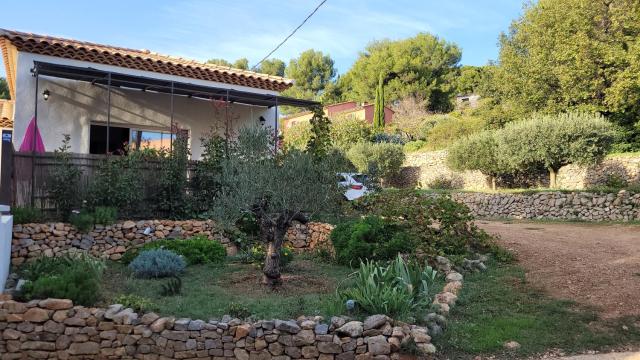 Jolie maison neuve entre mer et colline en Provence