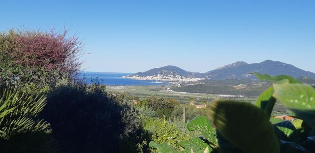 Grand gîte dominant le golfe d'Ajaccio