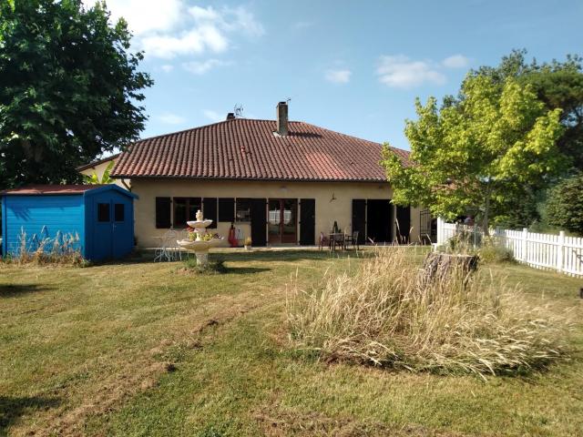 Maison de 98 M2 au calme avec jardin privatif clos