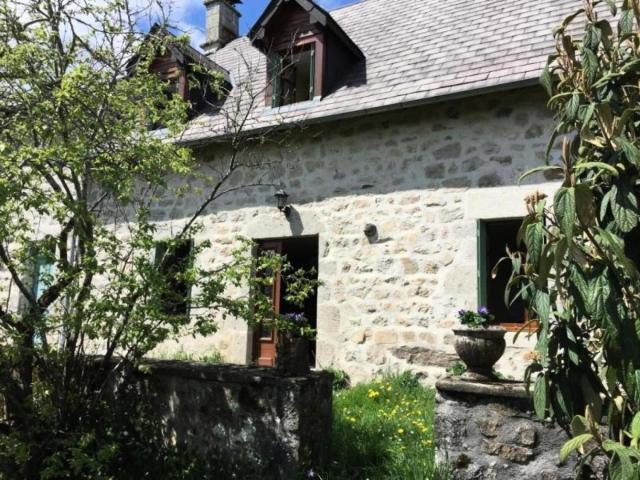 Gîte de France à Saint-Exupéry-les-Roches 3 épis - Gîte de France 6 personne 064