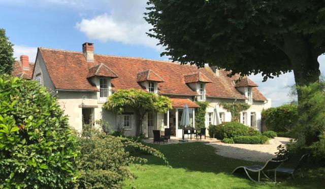 La Mauvernière, 2 gîtes indépendants, 1 grande piscine extérieure, jardin arboré