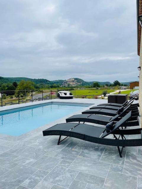 Villa* Piscine* Vue sur château de Beynac