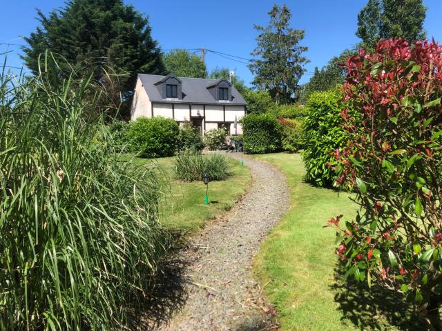 Rose Cottage with seasonal Swimming Pool