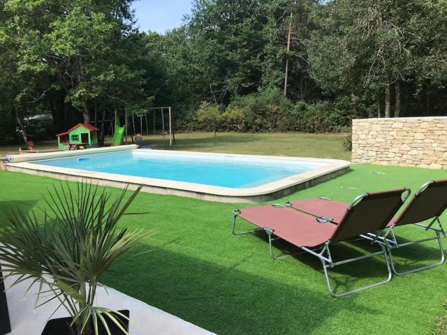 Maison calme proche Périgueux et piscine chauffée