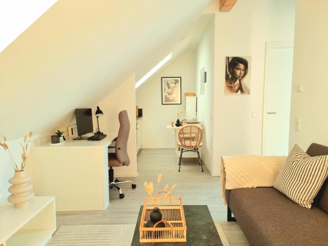 Homestay-Stylish, Zentral- Loft Apartment-Parking