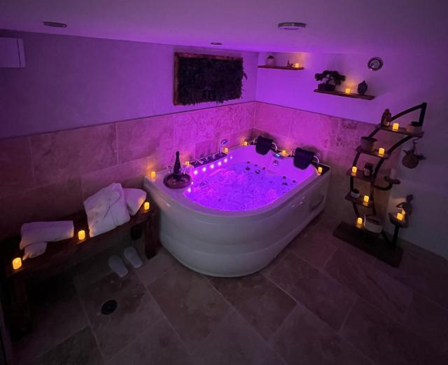 Alba Spa "Love Jacuzzi Sauna"