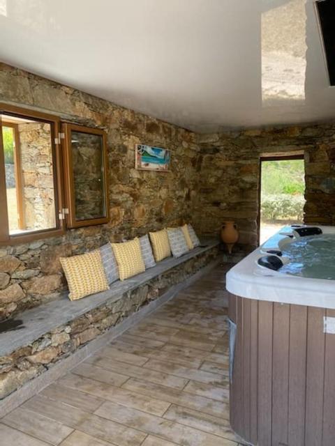 Villa Pleine campagne Jacuzzi 15 mn Saint Florent