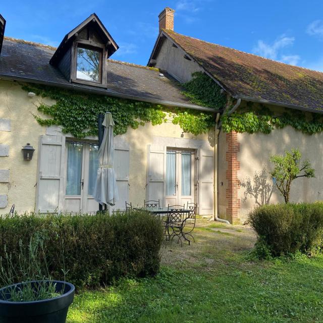 Gîte du Prieuré de Corbrandes - Havre boisé entre Châteaux et Zoo