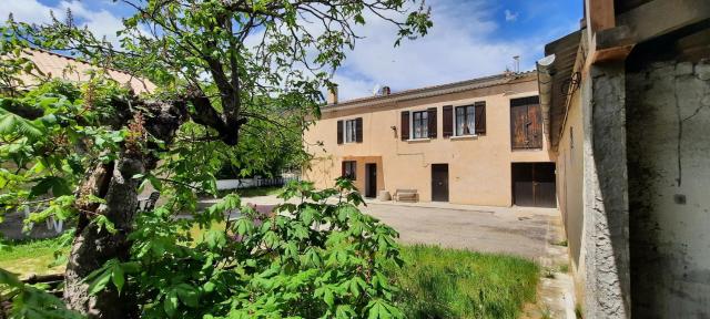 La ferme d'Yvette et Zou, au coeur des Baronnies Provencales, pour un séjour en famille ou entre amis