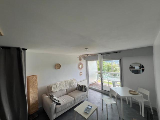 Studio vue mer sur le port de Perros-Guirec