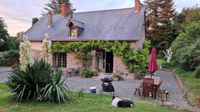 Charming 3-Bed Cottage in Beaucoudray Normandy