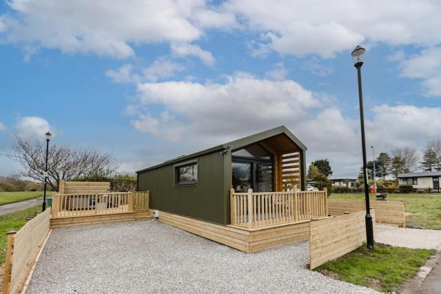 Lowfield Lodge & Hot Tub - Humberston Fitties Beach