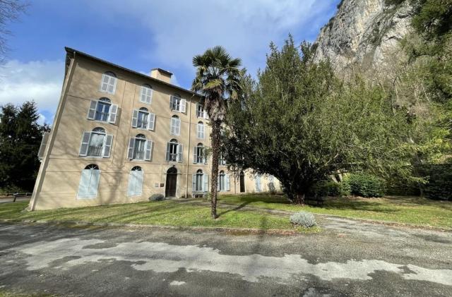 Appartement de plain pied , jardin et grande terrasse