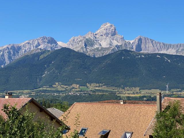 Grand gîte rural 8-10p à la montagne avec jardin