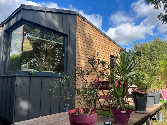 Tiny House indépendante tout confort et tout équipée calme et intimée assurée