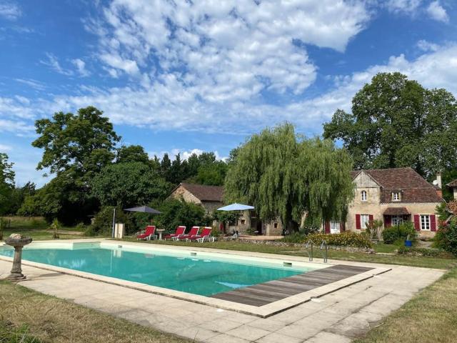 Vakantiehuis La Poire, op landgoed aan de Dordogne