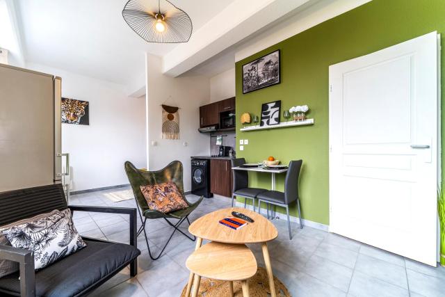 Stay Cosy Lille I Tourcoing - Appartement - Hypercentre - Parking securise - Wifi - Netflix - Cuisine