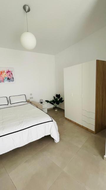 Modern and Bright 2 Bedroom Apartment