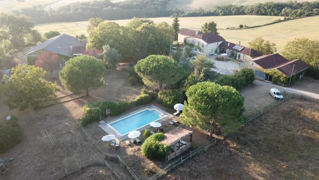 Hameau du HOUR - Chambre d'Hôtes et Gîtes