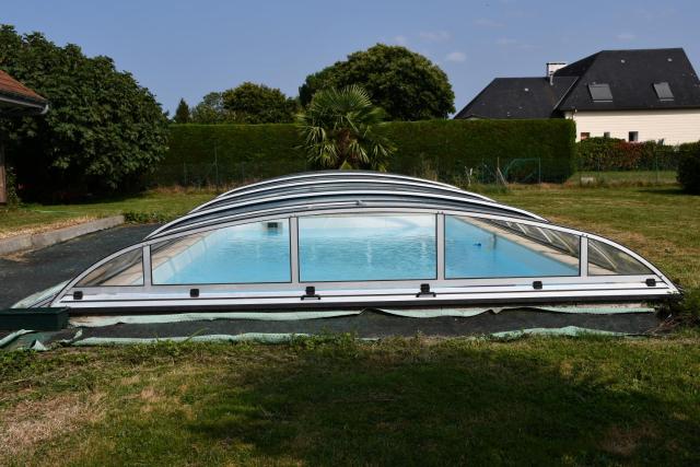 Joli studio avec piscine