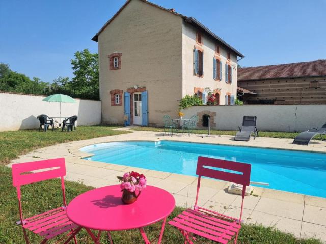 Ancienne ferme restaurée avec piscine privée et cheminée - FR-1-496-328