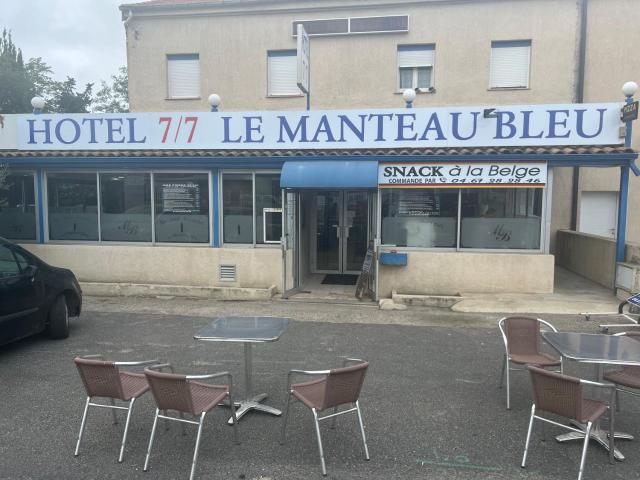 Le Manteau Bleu