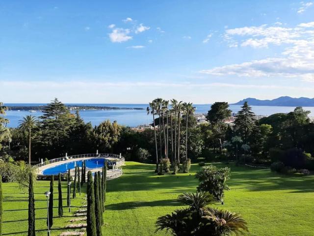 Appartement vue mer avec piscine