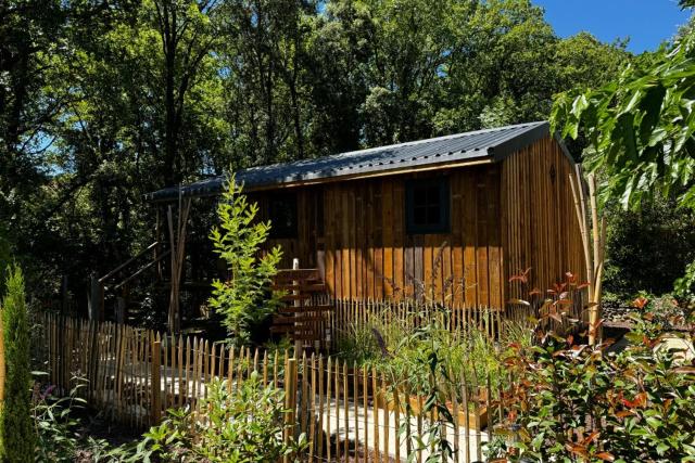 Cabane en bois pour 5 personnes avec espace extérieur privatif et climatisation