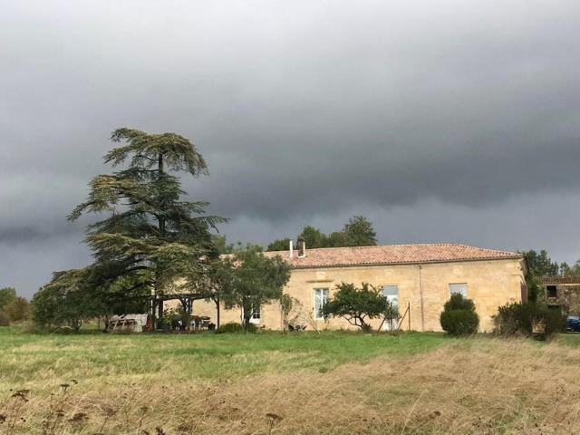 Beau gîte dans Domaine viticole & arboricole