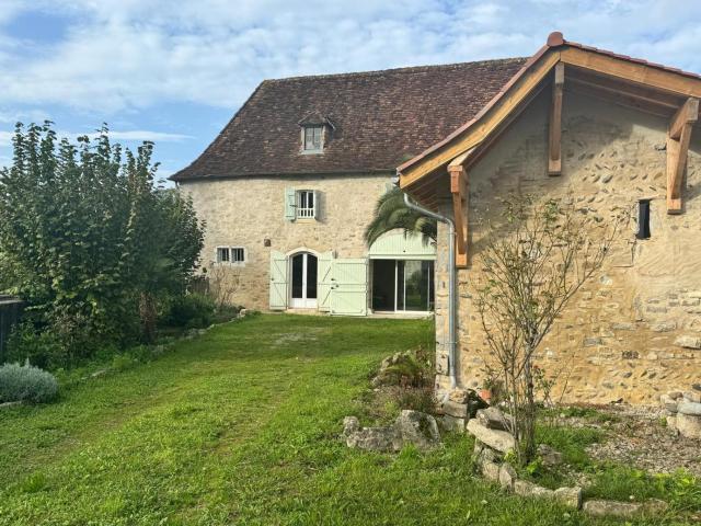 Maison Hourquebie-Demeure de charme entièrement rénovée à 2 min de la rivière-Entre mer et montagne