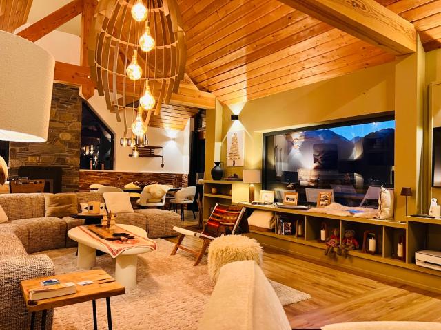 Chalet Crystal by Carlon Luxury Rentals