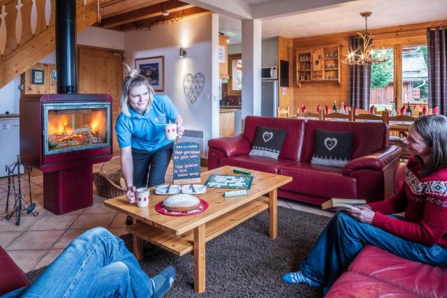 Chalet Leman by Snow Retreat Catered Chalets