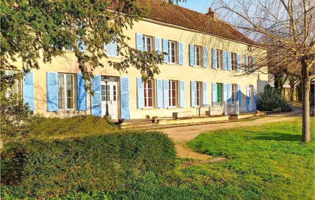 Maison romantique du XIXe siècle indépendante avec son jardin et sa piscine privés