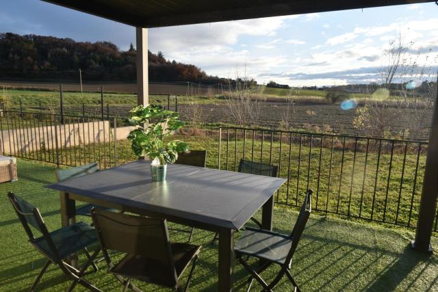 Gd Maison - Jardin - salle de jeux - confort - Vue lavandes et montagnes