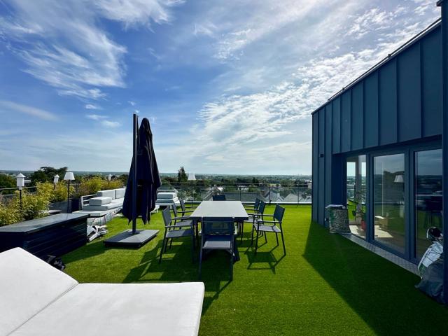 Very luxurious rooftop - Jaccuzzi - 10mins from Rennes