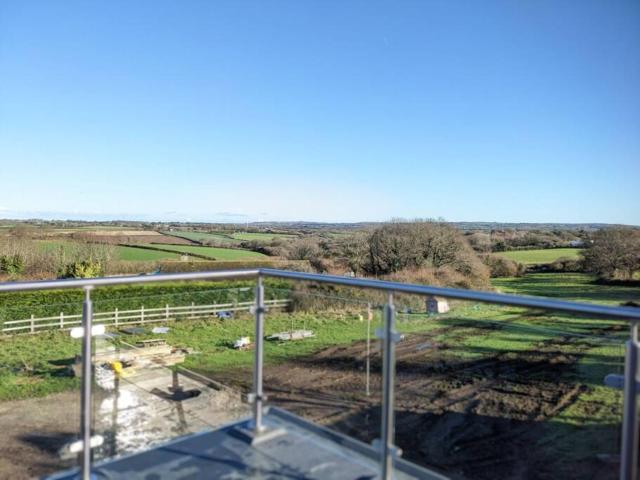 Chy Lowen, great valley views from balcony