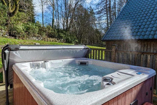 Lord Galloway 33 with Hot Tub