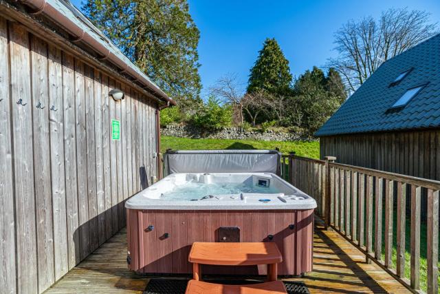 Lord Galloway 34 with Hot Tub