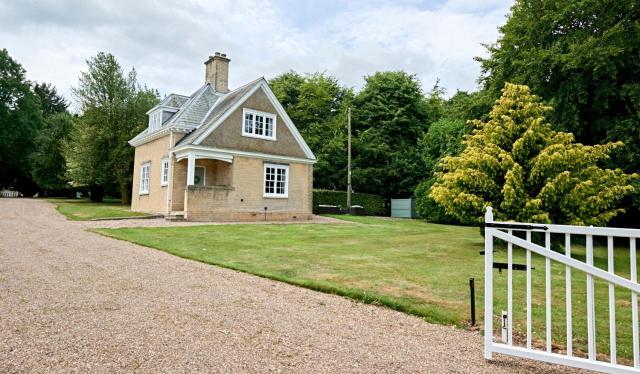 Secluded holiday cottage near the Wolds Way